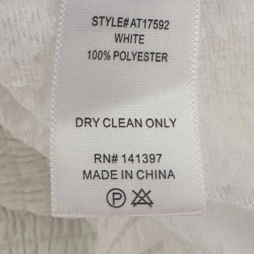 ASTR The Label Long Sleeve Sweetheart Neck White Smocked Crop Top XL NWT